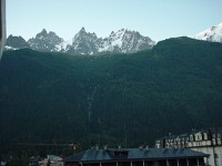 夜明けの針峰群・・・鋭い岩峰が続きます