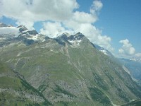崖の岨道を散策