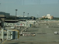 成田