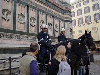 愛想の良い騎馬警官