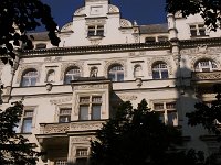 優雅な建物・・・プラハは「東のパリ」と呼ばれる待