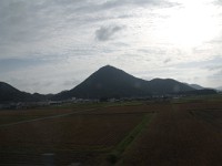 三上山