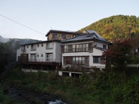 IMG 1680  宿の裏側