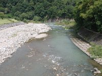 村は高い崖の上に築かれているので、洪水の被害はなさそう。