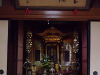 立派な仏壇ですね