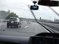 家を出て、東名に乗った時点ではにわか雨。西の方はまだ天気が良いはず。