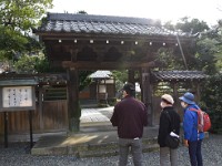 先ず、最初に訪れたのはこの寺；実相寺です。