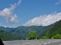 笹子峠を望む・・・山を越えれば甲州