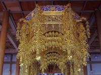 立派な仏具だ