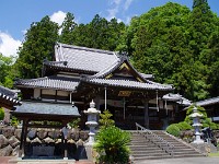 立派な本堂・・・御僧侶方も親切でした。