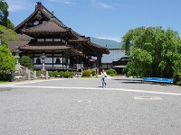 一寸、後から。