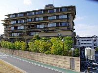 土手より、最上階の右より３室
