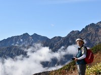 五竜岳と鹿島槍ヶ岳をバックに颯爽と