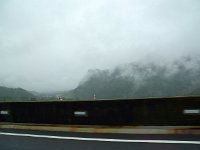 雲烟る妙義山
