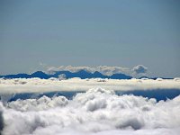 八ヶ岳蓮峰；左より蓼科・硫黄・赤岳・阿弥陀岳・権現岳・小さく富士山