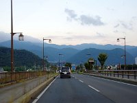 正面は松代・志賀高原
