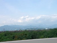 彼方に私の故郷の山・・・御荷鉾山