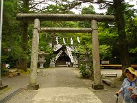 私費で立てた神社とか