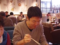 健康のために20種類近くの野菜が入ったサラダを