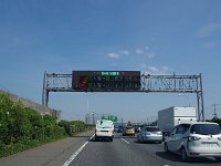 圏央道・・・凄い渋滞！　この時間で。