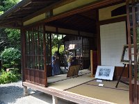 広縁つきの居間