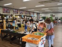 やはり、ここでも買い物！