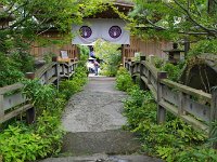 立派な石組み・・・お金かかっているね