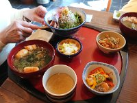 お昼は刺身定食・・・・一寸待ちました！