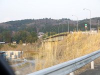 橋を渡ると、もうすぐ！