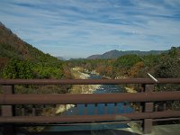 阿賀野川・・・崖だらけ