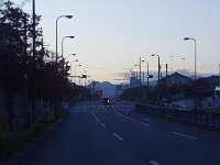 もうすぐインター　奥は奥多摩に続く山並み