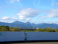 ふるさとの御荷鉾山を遠望　