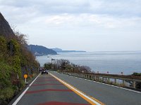河津の渋滞を避けて岨道を走り、海岸線へ。彼方は伊豆高原。