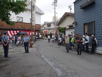 見物人が、集まってきました