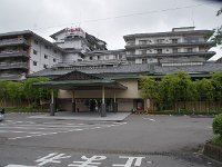 場違いなホテル