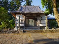 本堂・・・鶴丸の紋所