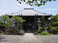 質素な本堂