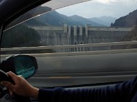 ループ橋より、ダム堰堤を