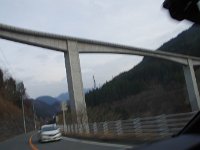 ナントモ・・・豪快なループ橋
