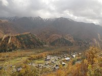 いつの間にか集落の上に