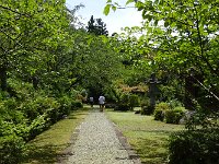 珍しい砂利の参道