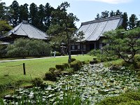 祖師堂と本堂；何を撮るやら？