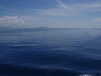 粟島が微かに！