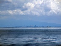 望遠で新潟港を