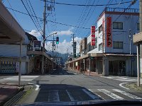 うら寂しい両津の町並み