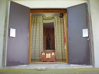妻の人徳で見せていただきました。木造聖観音立像