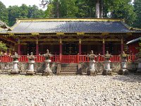 三神庫　祭り等に使う馬具・装束が収められている