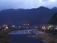 夕闇が包む郡上八幡