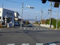高山を目指します！　前方はマツモの市街？