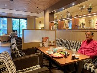 洒落たお店で「朝飯」を